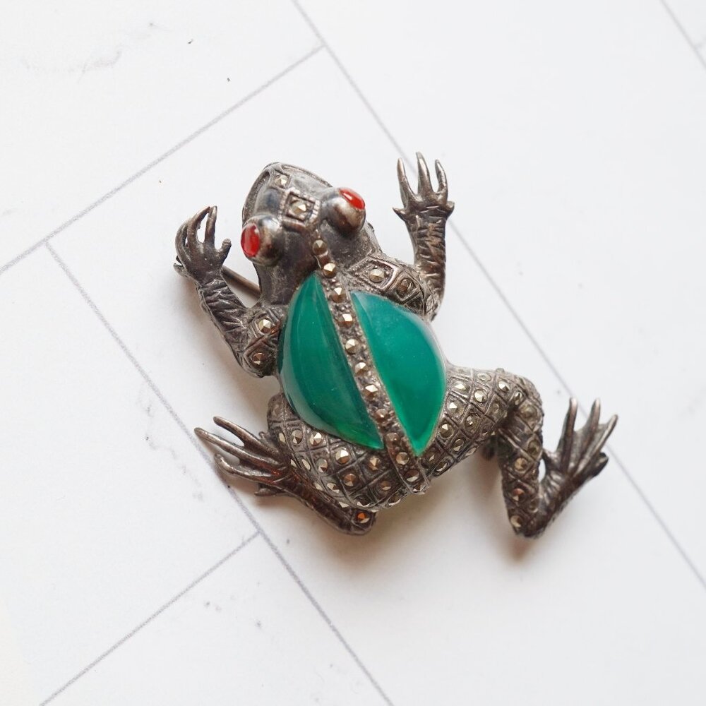 Vintage Sterling Silver Marcasite & Chrysoprase Frog Brooch